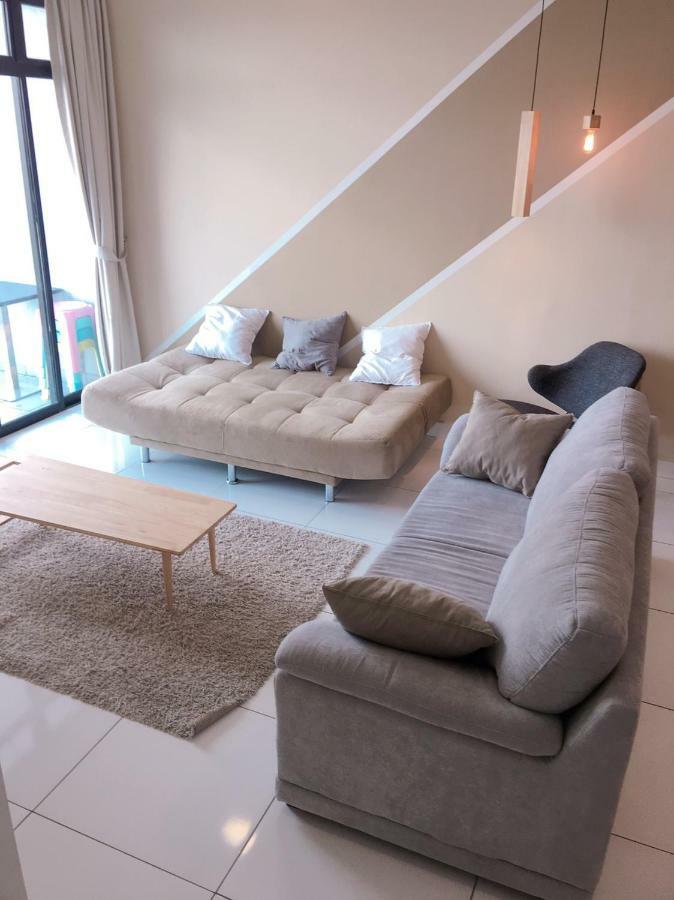 Le Platino Homestay Johor Bahru Extérieur photo