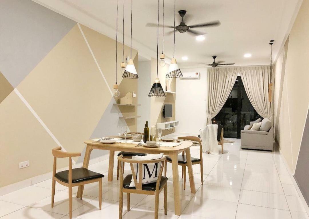 Le Platino Homestay Johor Bahru Extérieur photo