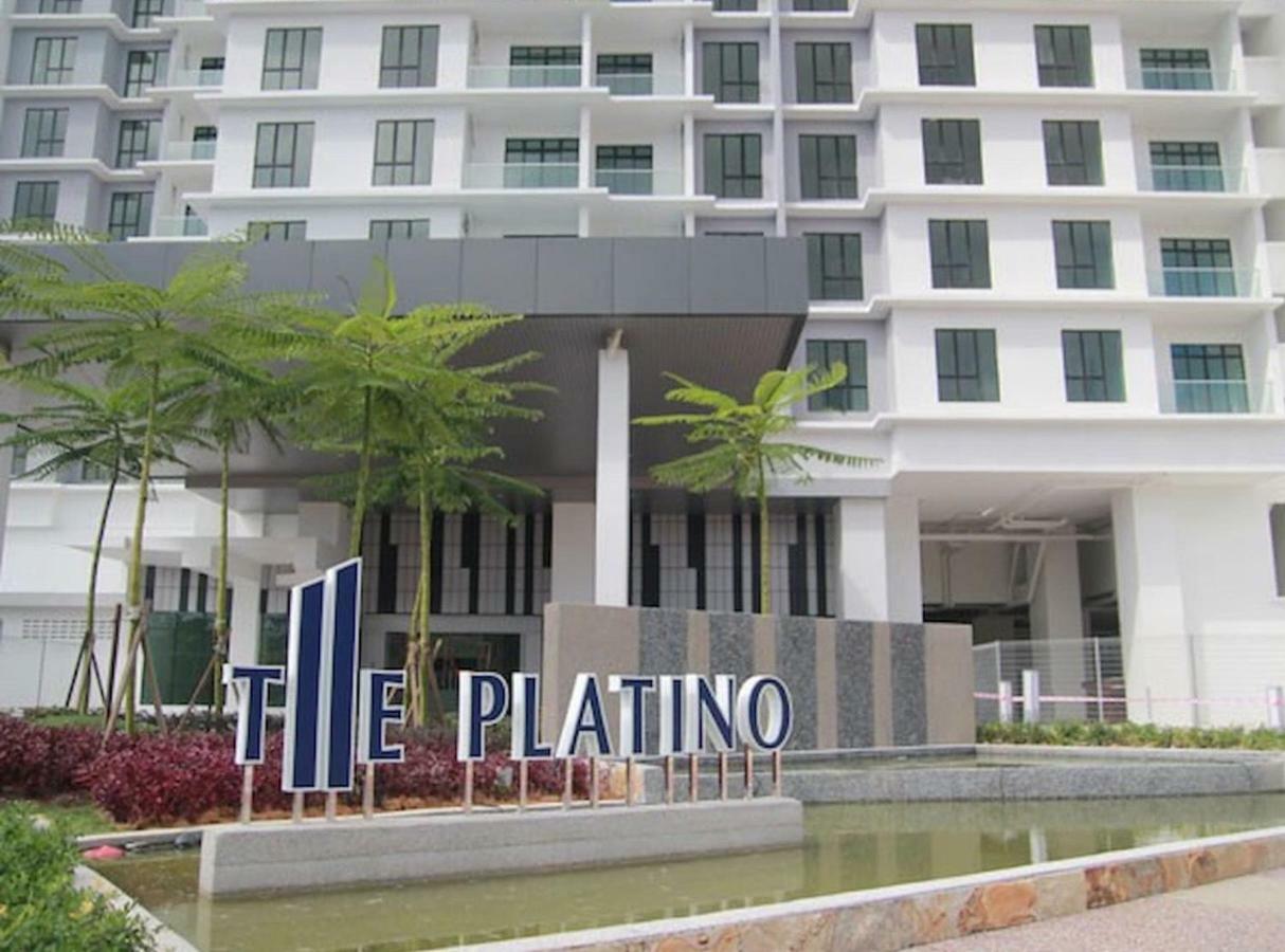 Le Platino Homestay Johor Bahru Extérieur photo